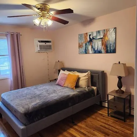 Luxury Colorful 3 Bd Unit 1 10 Mins From Jfk Apartment